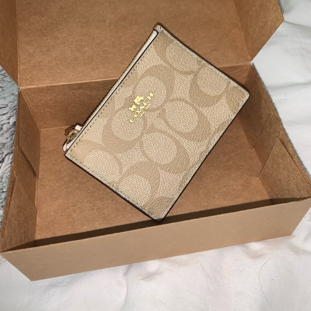 NWT Coach Mini Skinny ID case